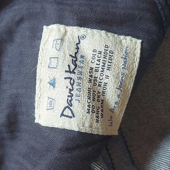 3/$10 DAVIS Kahn jeans - Picture 4 of 4